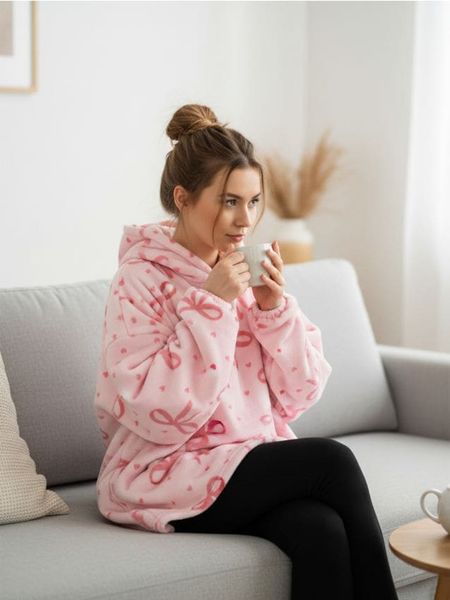 Bluza snuddie - różowy. Czerwone bluzy damskie Sinsay, bez wzorów, bez ramiączek, bez kaptura. Za 45.99 zł.