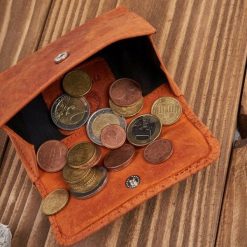 Paolo Peruzzi Portfel damski skórzany vintage pomarańczowy mały z RFID T-114-HOR. Brązowe portfele damskie Paolo Peruzzi. Za 92.16 zł.