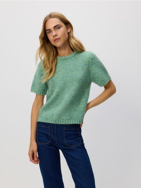Sweter z krótkimi rękawami - miętowy. Zielone swetry nierozpinane damskie Reserved, l, bez wzorów, z dzianiny, bez kołnierzyka, bez ramiączek. Za 119.99 zł.