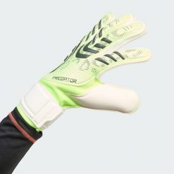 Rękawice Predator Match Goalkeeper. Białe rękawiczki damskie Adidas, bez wzorów. Za 179.00 zł.