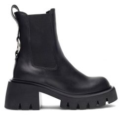 Botki Badura. Czarne botki damskie Badura, bez wzorów, bez obcasa, na słupku, bez zapięcia. Za 299.99 zł.