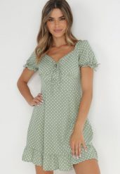 Jasnozielona Sukienka Abin. Zielone sukienki damskie Born2be, l, z aplikacjami, vintage, bez kołnierzyka, bez ramiączek, mini. Za 84.99 zł.