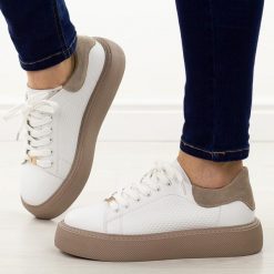 Białe skórzane półbuty damskie Filippo Dp7502/26. Białe półbuty damskie Filippo, na jesień, bez wzorów, z jeansu, eleganckie, bez obcasa, na platformie, bez zapięcia. Za 249.00 zł.