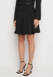 Czarna Spódnica w Delikatne Paski o Rozkloszowanym Kroju z Plisami Redamara. Czarne spódnice damskie Born2be, na co dzień, l, bez wzorów, eleganckie, mini, plisowane. Za 74.99 zł.