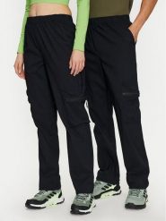Rains Spodnie materiałowe Tomar Pants Regular 19300 Czarny Regular Fit. Czarne spodnie materiałowe damskie Rains, bez wzorów, z materiału. Za 489.99 zł.