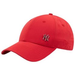 Czapka z daszkiem New Era MLB New York Yankees. Czerwone czapki damskie New Era, bez wzorów, sportowe. Za 99.99 zł.