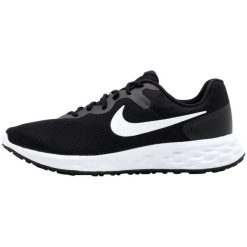 Buty męskie sportowe do biegania Nike REVOLUTION 6 NN. Białe buty sportowe męskie Nike, bez wzorów, bez zapięcia, do biegania, Nike Revolution. Za 259.99 zł.