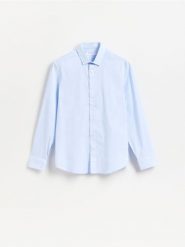 Gładka koszula slim fit - jasnoniebieski. Niebieskie koszule męskie Reserved, l, bez wzorów, z bawełny, bez kołnierzyka, bez ramiączek. Za 99.99 zł.