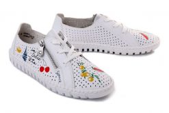 Rieker M2310-80 Biały, półbuty damskie. Białe półbuty damskie Rieker, na lato, bez wzorów, ze skóry, bez obcasa, bez zapięcia. Za 339.90 zł.