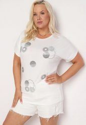 Biały T-shirt z Bawełny Wykończony Cyrkoniami Krissianne. Białe t-shirty damskie Born2be, l, z aplikacjami, z bawełny, biznesowe, bez kołnierzyka, bez ramiączek. Za 39.99 zł.