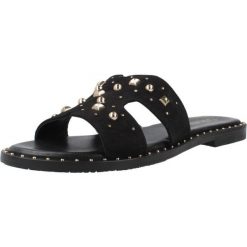 Sandały CARMELA 163057C Czarny. Czarne sandały damskie Carmela, bez wzorów, ze skóry, bez obcasa, bez zapięcia. Za 245.99 zł.