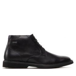 Trzewiki Clarks. Czarne botki męskie Clarks, bez wzorów, z gore-texu, bez obcasa, bez zapięcia. Za 679.99 zł.