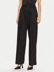 Guess Spodnie materiałowe W5RB68 WGXM2 Czarny Regular Fit. Czarne spodnie materiałowe damskie Guess, z aplikacjami, z materiału. Za 299.99 zł.