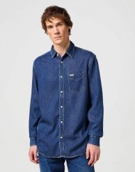 WRANGLER LS 1 PKT SHIRT MĘSKA KOSZULA JEANSOWA WRANGLER DARK STONE 112350576 W5M9015411. Koszule męskie Wrangler, m, bez wzorów, z jeansu, bez kołnierzyka, bez ramiączek. Za 139.99 zł.