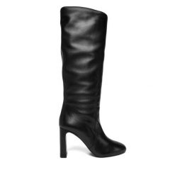 Kozaki Stuart Weitzman. Czarne kozaki damskie Stuart Weitzman, bez wzorów, bez obcasa, na słupku, bez zapięcia. Za 3,669.00 zł.