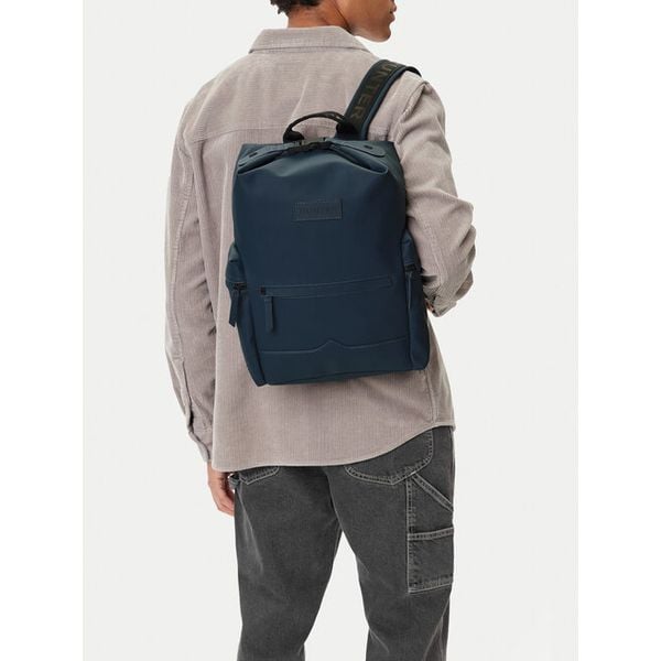 Plecak Hunter. Niebieskie plecaki męskie Hunter, bez wzorów, sportowe. Za 219.99 zł.