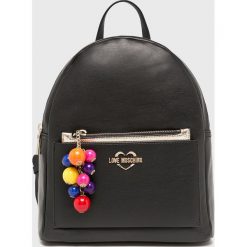Love Moschino - Plecak. Czarne plecaki damskie Love Moschino, bez wzorów, z materiału. W wyprzedaży za 629.90 zł.