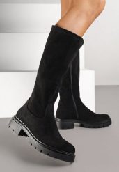 Czarne Kozaki z Imitacji Zamszu w Stylu Basic Fesamea. Czarne kozaki damskie Renee, bez wzorów, z jeansu, bez obcasa, na płaskiej podeszwie, bez zapięcia. Za 159.99 zł.