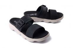 BEFADO DR ORTO 154D 202 czarny, klapki damskie. Czarne klapki damskie Befado Dr Orto, na lato, bez wzorów, bez obcasa, na koturnie, bez zapięcia. Za 49.99 zł.