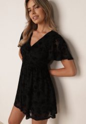Czarna Elegancka Sukienka Ozdobiona Welurowym Motywem Deininca. Czarne sukienki damskie Born2be, l, bez wzorów, z elastanu, eleganckie, bez kołnierzyka, bez ramiączek, mini. Za 159.99 zł.