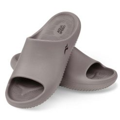 Klapki basenowe Aqua Speed Toledo. Czarne klapki damskie Aqua-Speed, bez wzorów, sportowe, bez obcasa, bez zapięcia. Za 59.99 zł.