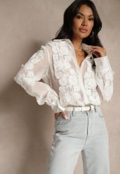 Biała Koszula Ozdobiona Koronką Lisanilira. Białe koszule damskie Renee, l, bez wzorów, z jeansu, eleganckie, bez kołnierzyka, bez ramiączek. Za 139.99 zł.