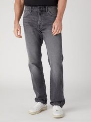 MESKIE SPODNIE WRANGLER FRONTIER DARK ROSE 112330736. Czerwone jeansy męskie Wrangler, z jeansu. Za 219.99 zł.