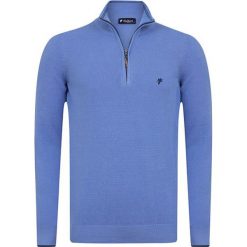 Sweter w kolorze jasnoniebieskim. Niebieskie swetry męskie Denim Culture, l, bez wzorów, z bawełny, bez kołnierzyka, bez ramiączek. W wyprzedaży za 174.95 zł.