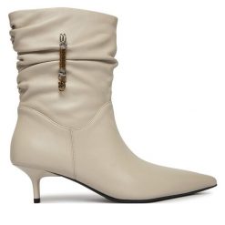 Botki PINKO. Białe botki damskie Pinko, bez wzorów, bez obcasa, na płaskiej podeszwie, bez zapięcia. Za 1,399.00 zł.