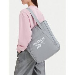 Torebka Reebok. Szare shopperki damskie Reebok, bez wzorów, bez dodatków. Za 129.99 zł.