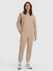 4F Spodnie dresowe joggery damskie - beżowe L. Brązowe spodnie dresowe damskie 4F, bez wzorów, z dresówki. Za 149.99 zł.