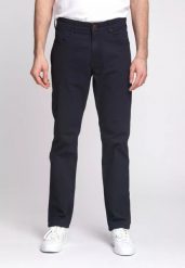 WRANGLER GREENSBORO MĘSKIE SPODNIE MATERIAŁOWE DARK NAVY W15QNDXAE 112338190. Niebieskie spodnie materiałowe męskie Wrangler, bez wzorów, z materiału. Za 239.99 zł.