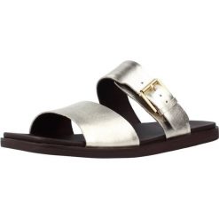 Sandały CLARKS OFRA SLIDE Złoty. Żółte sandały damskie Clarks, bez wzorów, ze skóry, bez obcasa, bez zapięcia. Za 257.99 zł.