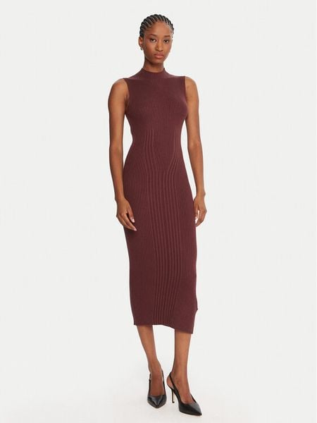 Guess Sukienka dzianinowa W5BK23 Z3OW2 Brązowy Slim Fit. Brązowe sukienki damskie Guess, xl, z aplikacjami, z dzianiny, bez kołnierzyka, bez ramiączek. Za 299.99 zł.