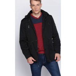 Czarna Kurtka Walk On Water. Czarne kurtki męskie Born2be, na zimę, m, bez wzorów, bez kaptura. Za 244.99 zł.