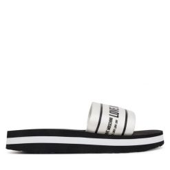 Klapki LOVE MOSCHINO. Białe klapki damskie Love Moschino, bez wzorów, bez obcasa, bez zapięcia. Za 539.99 zł.
