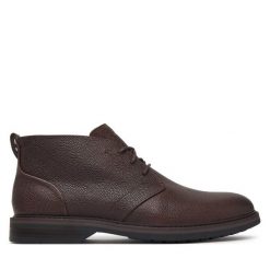 Trzewiki Clarks. Brązowe botki męskie Clarks, bez wzorów, bez obcasa, bez zapięcia. Za 519.99 zł.