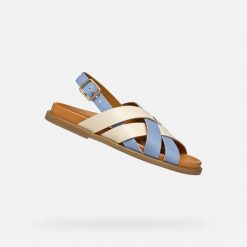 Sandały damskie Geox Adelash. Brązowe sandały damskie Geox, bez wzorów, bez obcasa, bez zapięcia. W wyprzedaży za 299.00 zł.