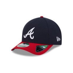 Czapka baseballowa 9forty MLB Braves PLYR REP MC OTC. Białe czapki damskie New Era, bez wzorów, z materiału, klasyczne. Za 174.00 zł.