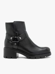 Czarne botki biker boots ze skóry licowej. Czarne botki damskie Brawo sp. z o.o., bez wzorów, z materiału, klasyczne, z okrągłym noskiem, bez obcasa, na obcasie, bez zapięcia. Za 549.99 zł.