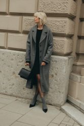 WEŁNIANY PŁASZCZ SCARLETT CIEMNO SZARY L - Flawless. Szare płaszcze damskie Flawless, l, bez wzorów, z jeansu, eleganckie, bez kołnierzyka, bez kaptura. Za 1,700.00 zł.