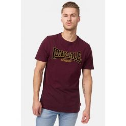 T-shirt o wąskim kroju Lonsdale Classic. Czerwone koszulki sportowe męskie Lonsdale, bez wzorów, bez ramiączek. Za 167.00 zł.