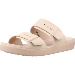 Sandały CROCS 211215C Rose. Czerwone sandały damskie Crocs, bez wzorów, z syntetyku, bez obcasa, bez zapięcia. Za 260.99 zł.