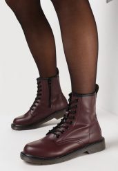 Bordowe Botki Workery za Kostkę Chiaras. Czerwone botki damskie Born2be, bez wzorów, za kostkę, bez obcasa, na płaskiej podeszwie, bez zapięcia. Za 139.99 zł.