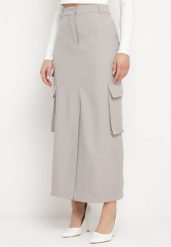 Szara Spódnica w Stylu Utility z Kieszeniami i Rozcięciem na Przodzie Temari. Szare spódnice damskie Born2be, na co dzień, l, bez wzorów, eleganckie, z podwyższonym stanem, maxi, koszulowe. Za 139.99 zł.