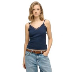 Top z koronkowym wykończeniem dla kobiet Superdry Essential. Niebieskie topy damskie Superdry, bez wzorów, z koronki, bez kołnierzyka, bez ramiączek. Za 105.15 zł.