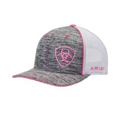 Damska czapka typu trucker Ariat Offset Shield. Czerwone czapki damskie Ariat, bez wzorów, sportowe. Za 227.00 zł.