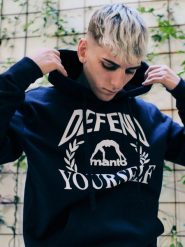 MANTO bluza z kapturem DEFEND granatowa. Niebieskie bluzy damskie Manto, m, bez wzorów, z bawełny, bez ramiączek, z kapturem. Za 249.00 zł.