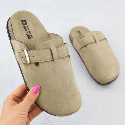 Klapki damskie zabudowane zamszowe beżowe Big Star SS274738. Brązowe klapki damskie BIG STAR, bez wzorów, z materiału, retro, bez obcasa, bez zapięcia. Za 99.99 zł.
