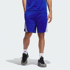 Szorty Legends 3-Stripes Basketball. Białe buty sportowe męskie Adidas, bez wzorów, z materiału, bez zapięcia, na fitness i siłownię. Za 109.00 zł.